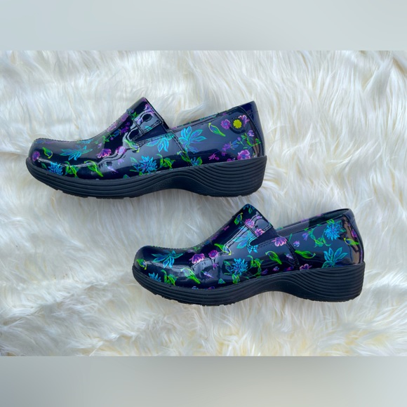 NEW Women’s Dansko Clogs, Botanical Patent, Size 39 - Picture 8 of 9